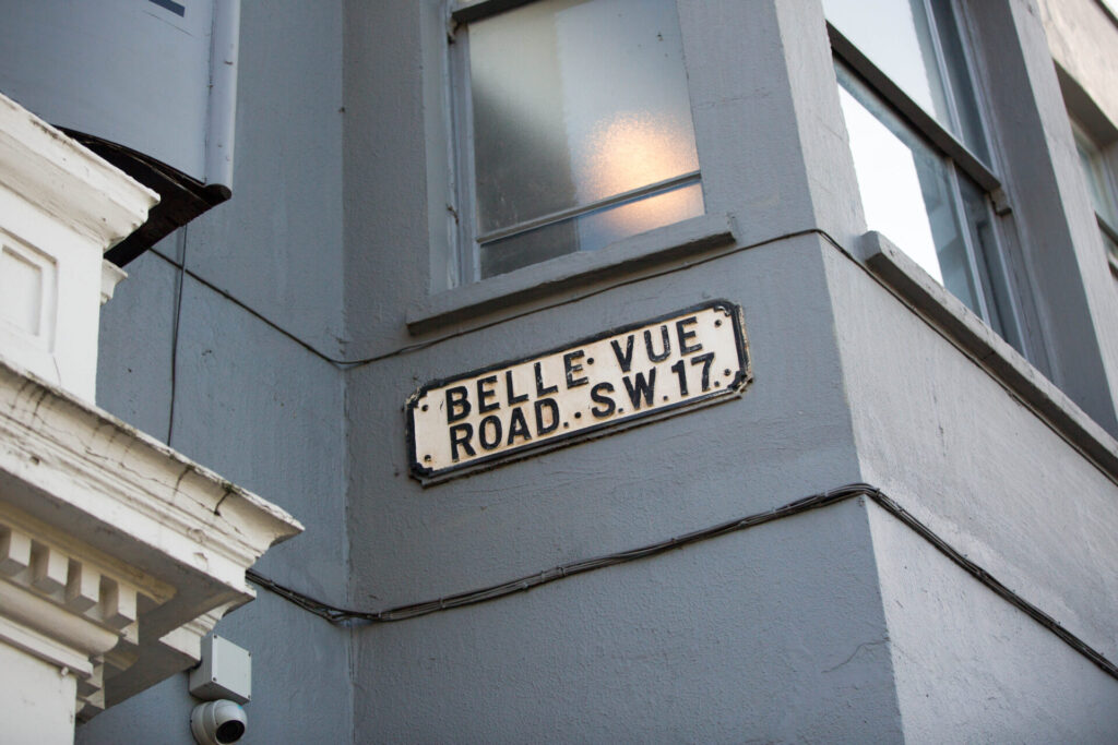 Bellevue Road street signage