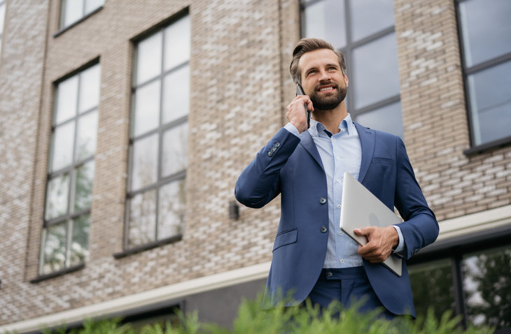 Agent on the phone